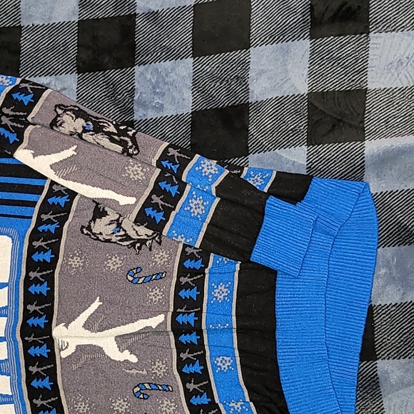 WWE. Roman Reigns. ITS MY YARD.  Holiday sweater. Men's size Large - Picture 12 of 13